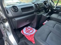 VAUXHALL VIVARO